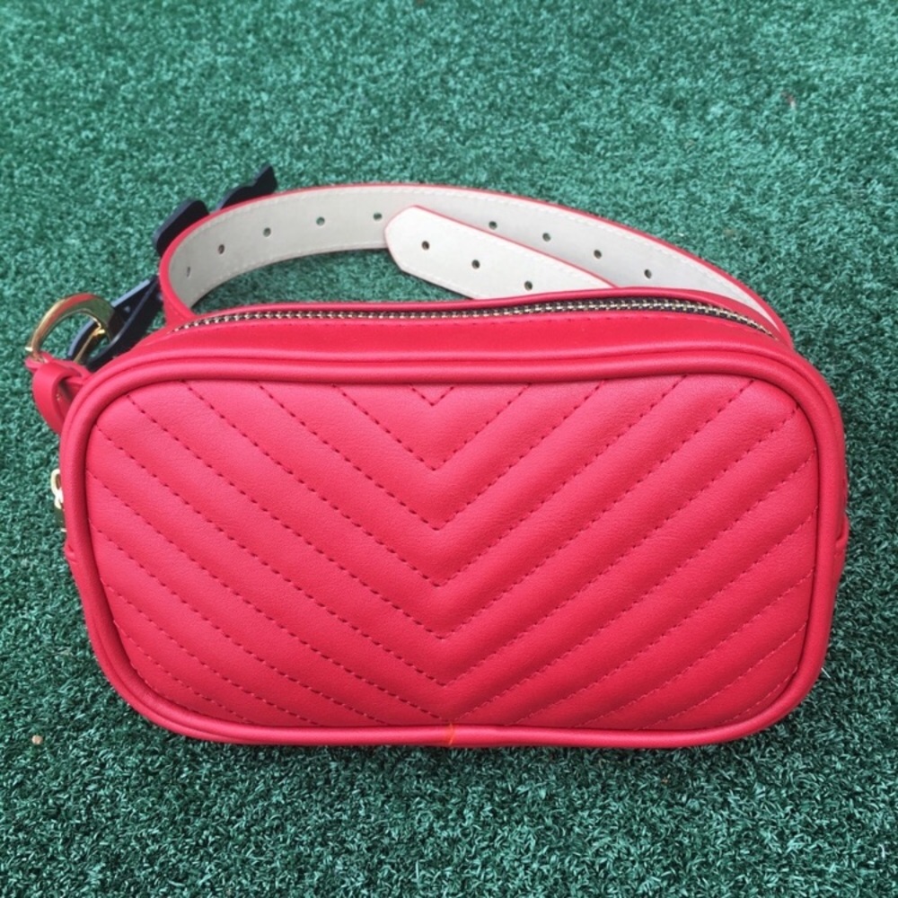 NWT Steve Madden Quilted Belt Bag and Belt Red L